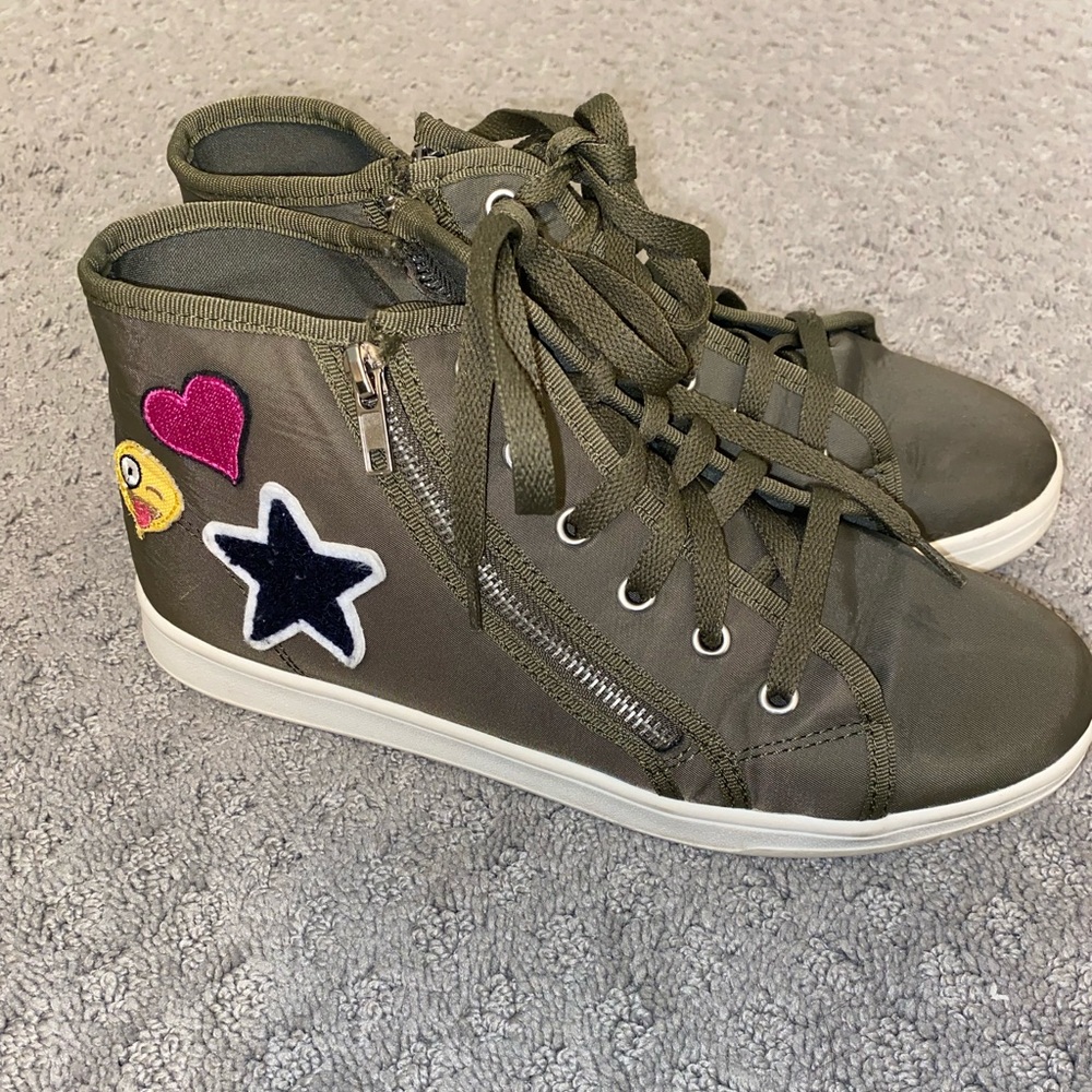 Steve Madden Green High Tops with Patch Detailing